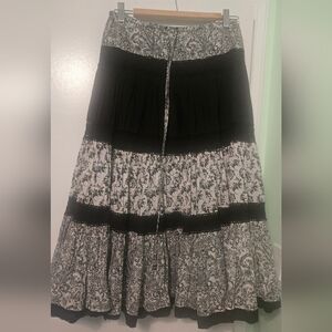 Guess Black and White Skirt Size SMALL